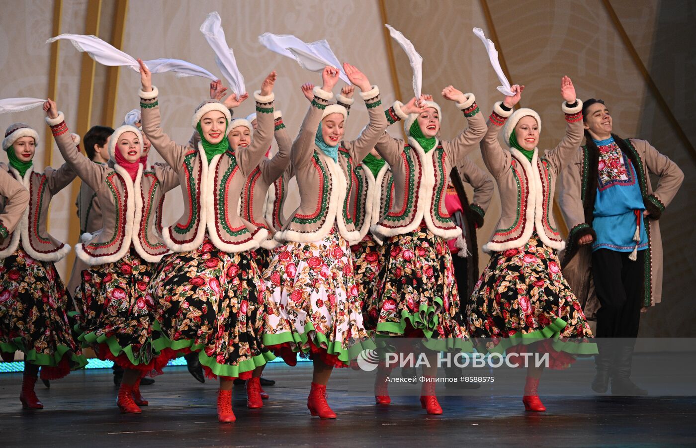 Выставка "Россия". День Деда Мороза: Сагаан Убгэн (Республика Бурятия)