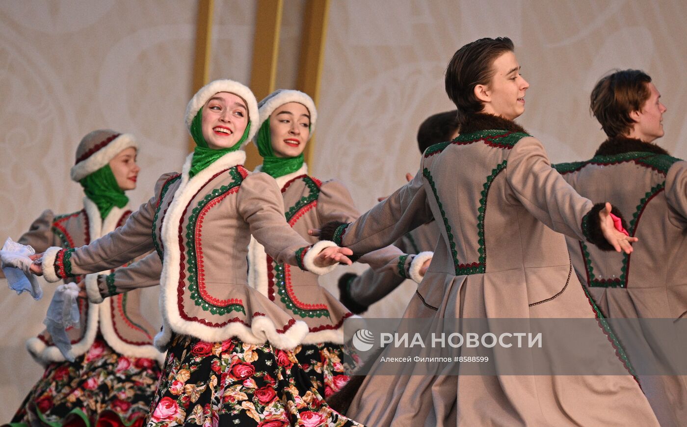 Выставка "Россия". День Деда Мороза: Сагаан Убгэн (Республика Бурятия)