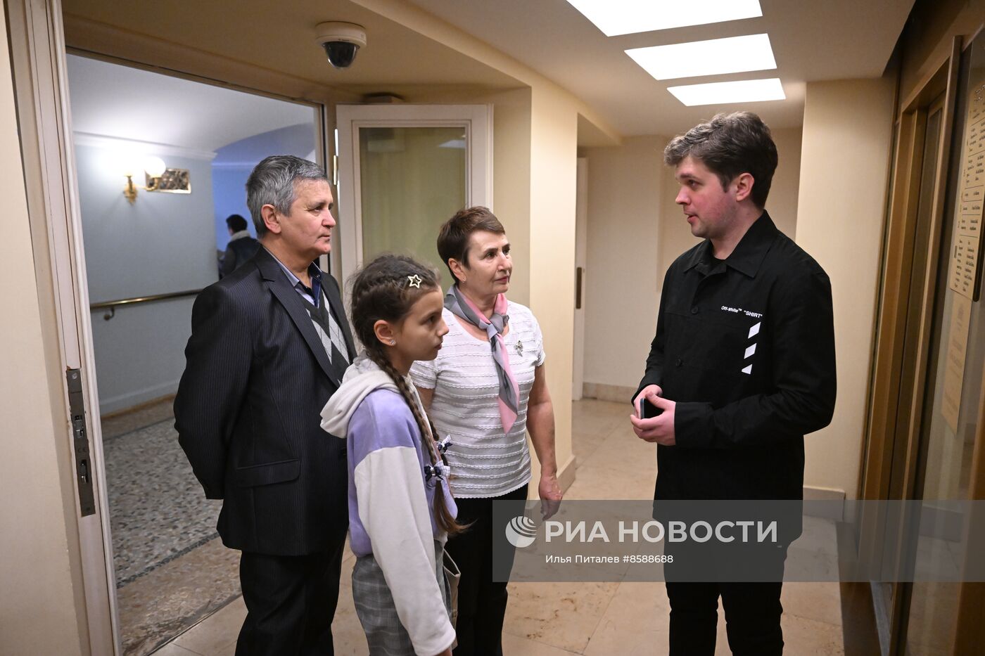 Выставка "Россия". Семья миллионного гостя выставки "Россия" посетила Большой театр