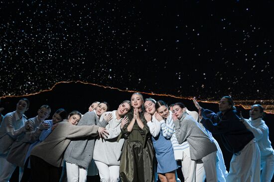 Международная выставка-форум "Россия"
Поэтический спектакль "Вера, Надежда, Любовь"
Павильон №75 Место: Россия, Москва. Автор: Максим Блинов/РИА Новости. Выставка "Россия". Поэтический спектакль "Вера, Надежда, Любовь"