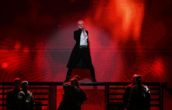 Международная выставка-форум "Россия"
Поэтический спектакль "Вера, Надежда, Любовь", SHAMAN (Ярослав Дронов), певец
Павильон №75 Место: Россия, Москва. Автор: Максим Блинов/РИА Новости. Выставка "Россия". Поэтический спектакль "Вера, Надежда, Любовь"