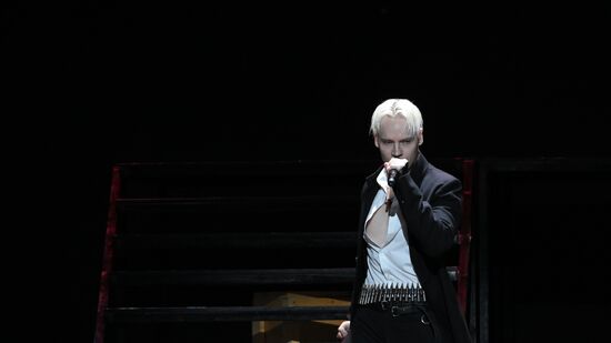 Международная выставка-форум "Россия"
,
Поэтический спектакль "Вера, Надежда, Любовь", SHAMAN (Ярослав Дронов), певец
Павильон №75 Место: Россия, Москва. Автор: Максим Блинов/РИА Новости. Выставка "Россия". Поэтический спектакль "Вера, Надежда, Любовь"