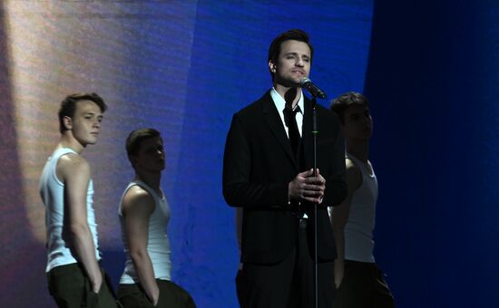 Международная выставка-форум "Россия"
Поэтический спектакль "Вера, Надежда, Любовь", Дмитрий Колдун, певец
Павильон №75 Место: Россия, Москва. Автор: Максим Блинов/РИА Новости. Выставка "Россия". Поэтический спектакль "Вера, Надежда, Любовь"