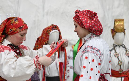 Работа выставки "Россия"