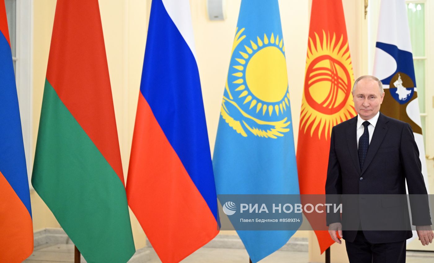 Президент РФ В. Путин принял участие в заседании Высшего Евразийского экономического совета