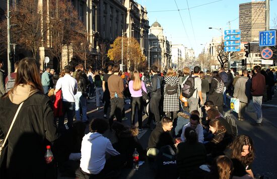 Протесты в Белграде против результатов выборов в Сербии