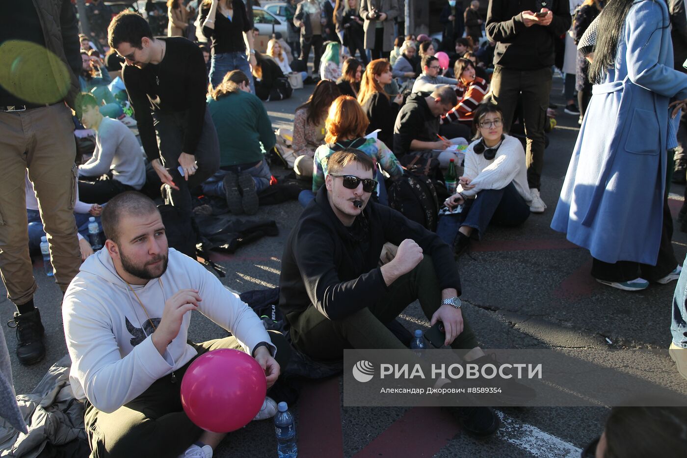 Протесты в Белграде против результатов выборов в Сербии