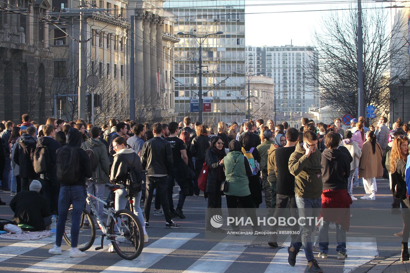 Протесты в Белграде против результатов выборов в Сербии