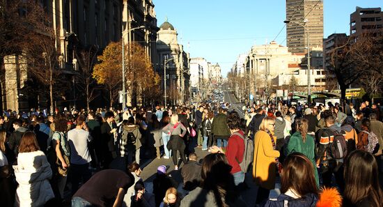 Протесты в Белграде против результатов выборов в Сербии