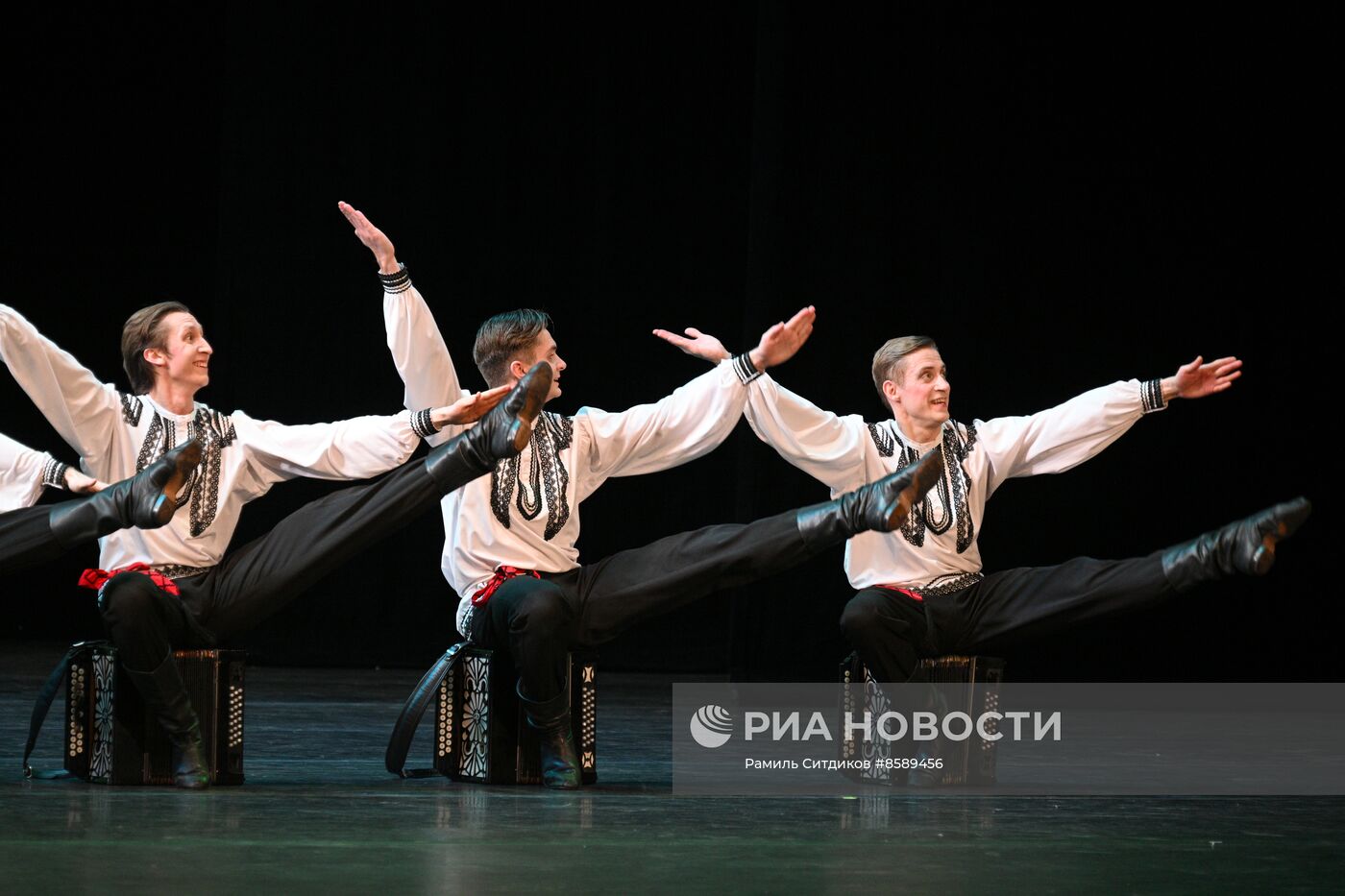 Юбилейный концерт ансамбля "Березка" в Большом театре