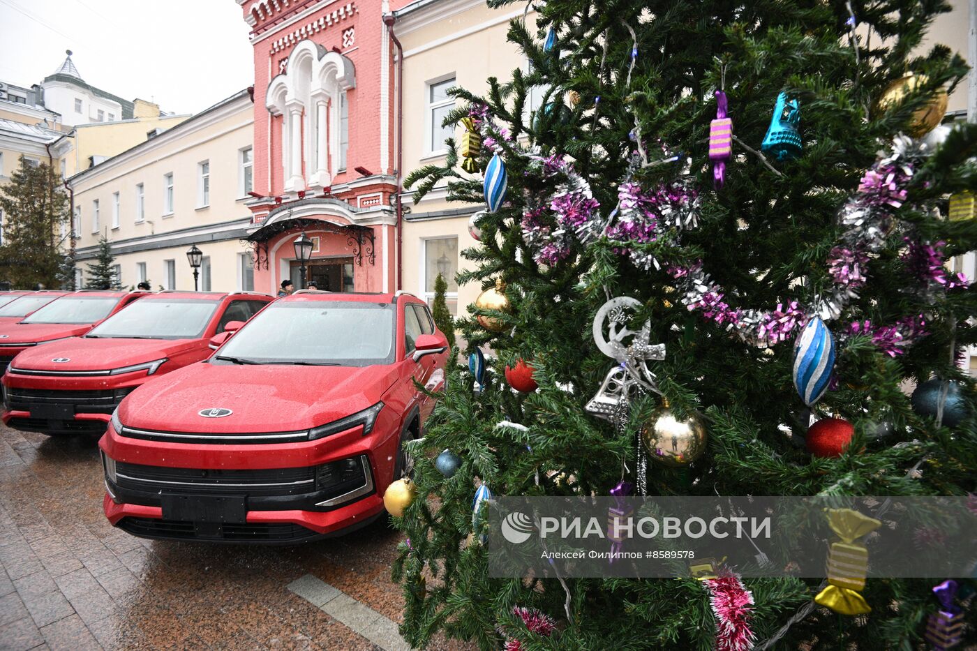 Передача автомобилей "Москвич" ГУ МЧС России по Москве