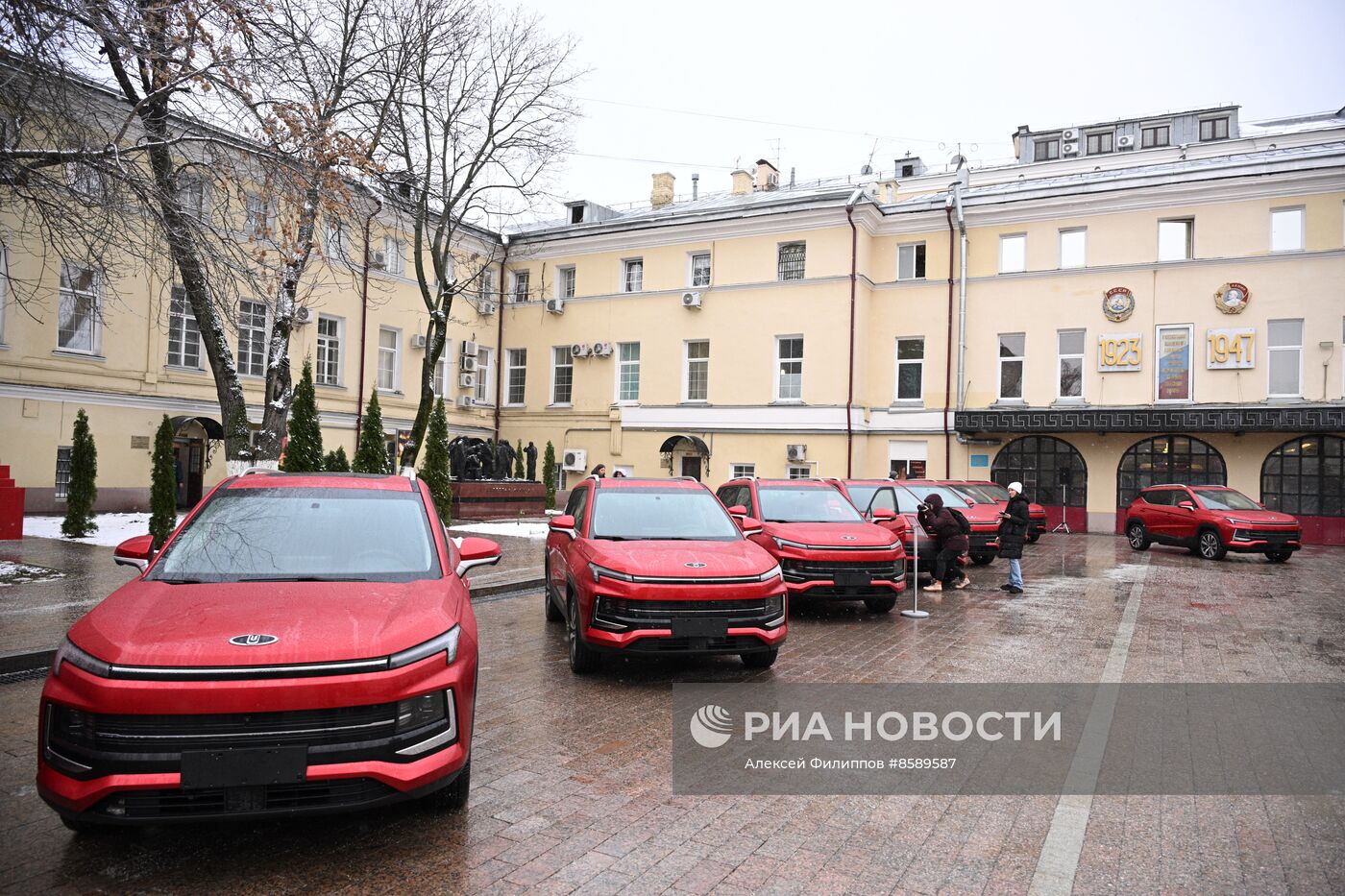 Передача автомобилей "Москвич" ГУ МЧС России по Москве