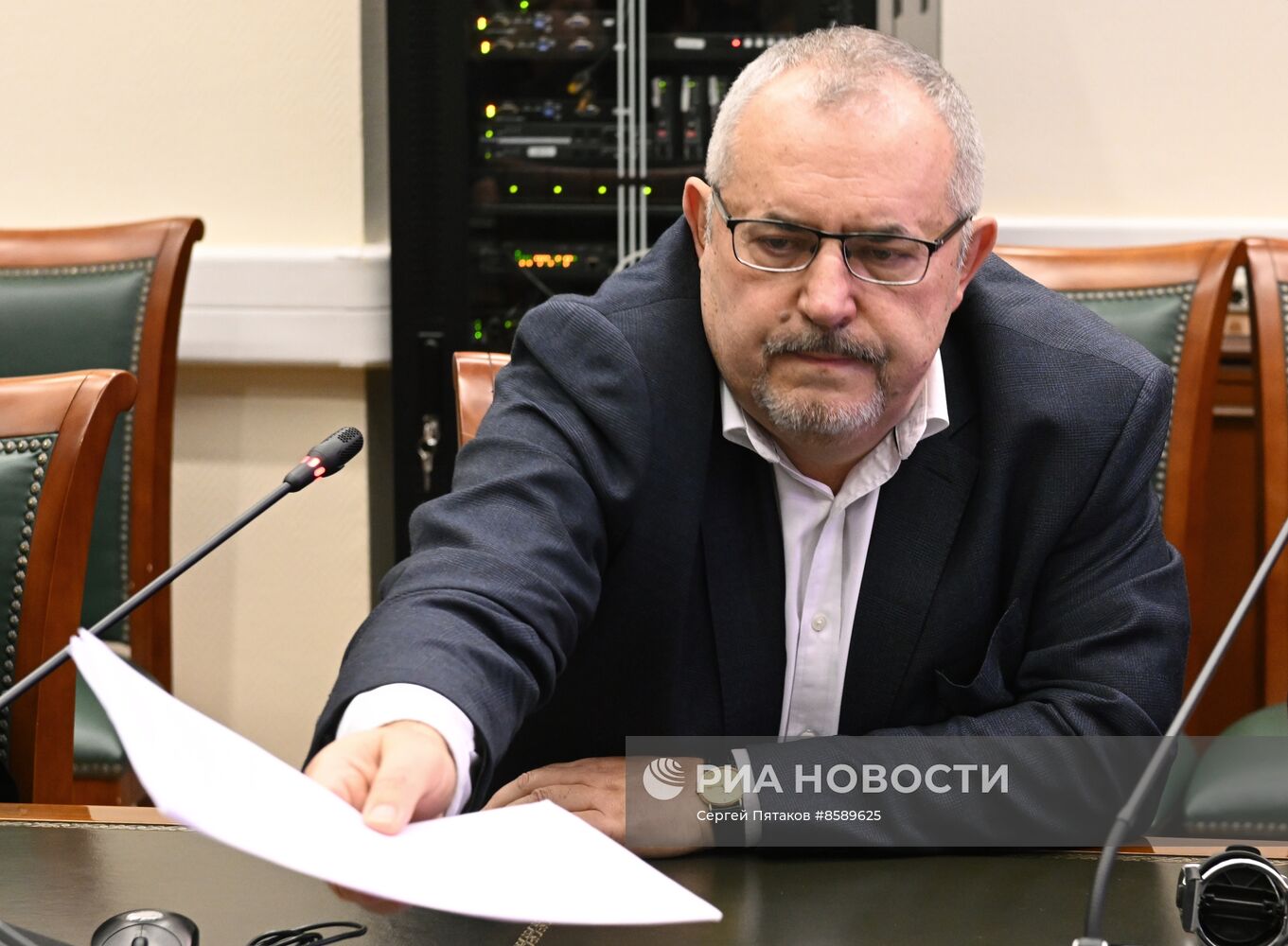 Б. Надеждин подал документы в ЦИК в качестве кандидата на пост президента РФ