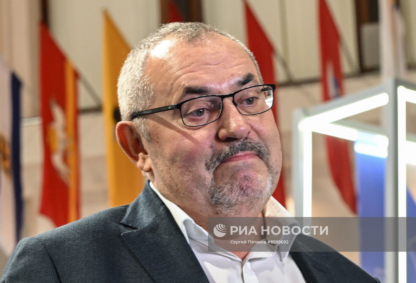 Б. Надеждин подал документы в ЦИК в качестве кандидата на пост президента РФ