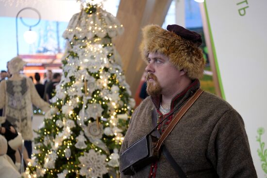 Международная выставка-форум "Россия"
Место: Россия, Москва. Автор: Алексей Никольский/РИА Новости. Работа выставки "Россия"