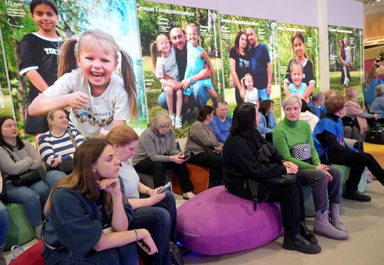 Международная выставка-форум "Россия"
Павильон С1 "Семья. Работа. Долголетие" Место: Россия, Москва. Автор: Алексей Никольский/РИА Новости. Работа выставки "Россия"