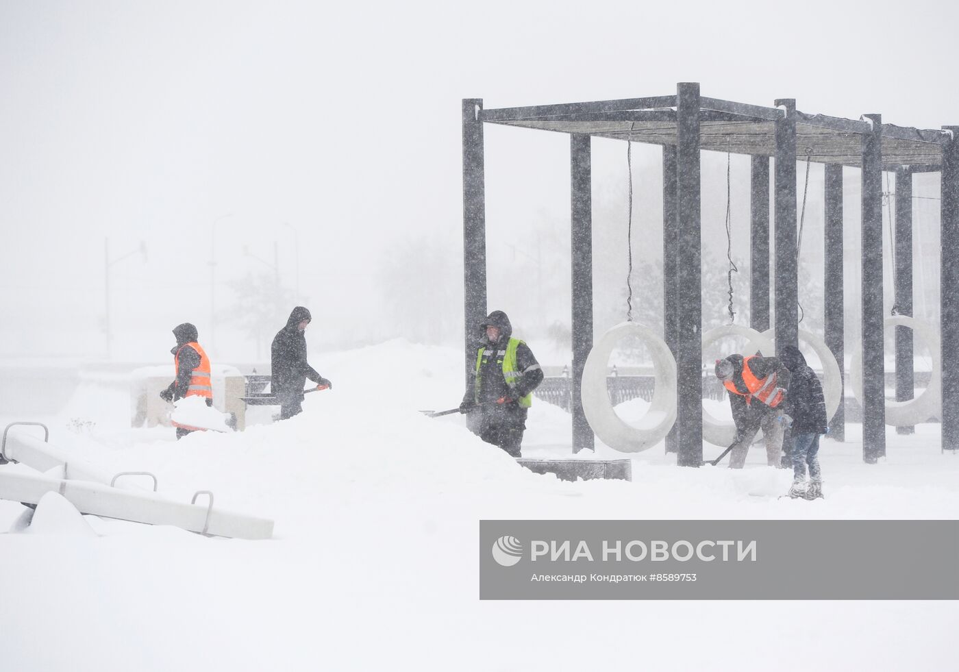 Снежный шторм в Челябинске