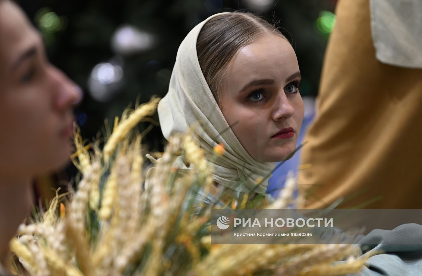 Работа выставки "Россия"