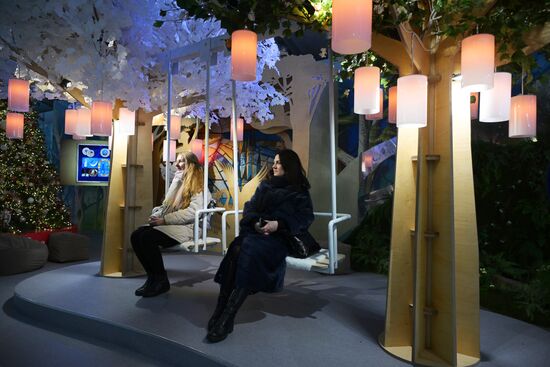 Международная выставка-форум "Россия"
Павильон D
Место: Россия, Москва. Автор: Владимир Астапкович/РИА Новости. Работа выставки "Россия"