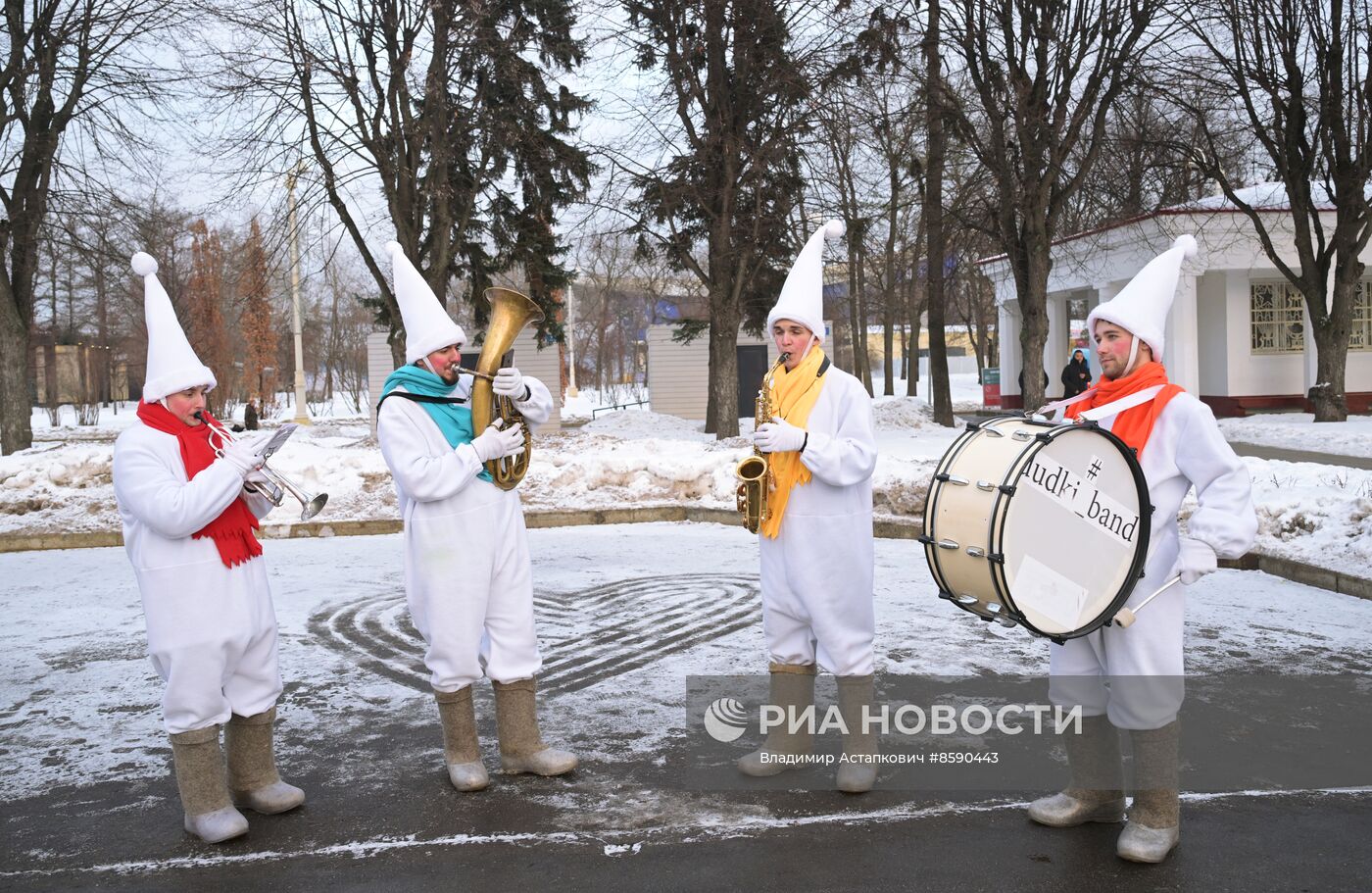 Работа выставки "Россия"