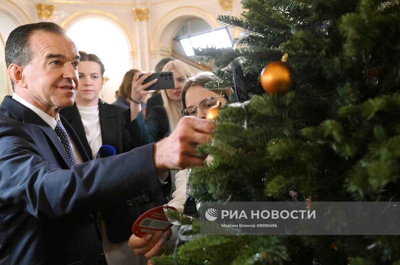 Акция "Елка желаний" в Кремле