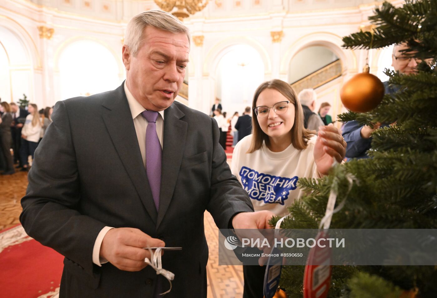 Акция "Елка желаний" в Кремле