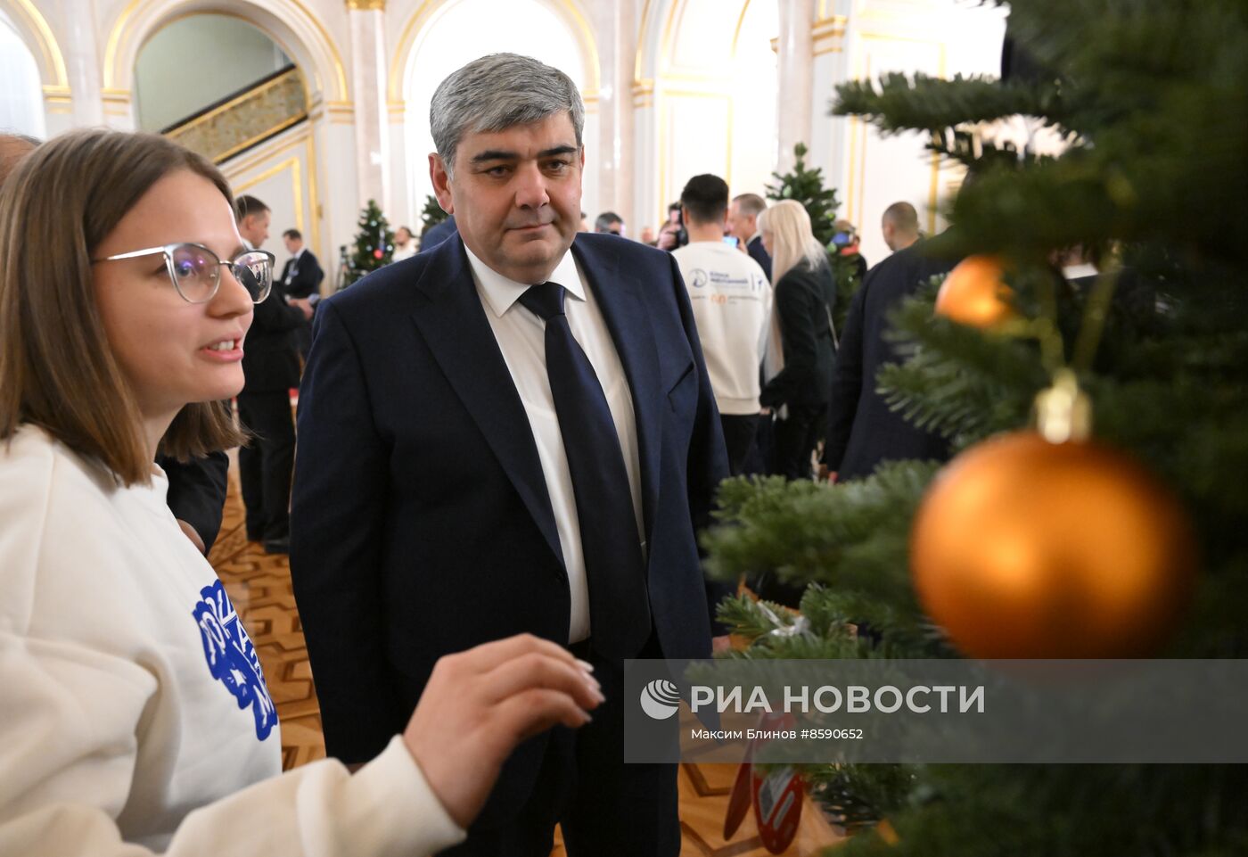 Акция "Елка желаний" в Кремле
