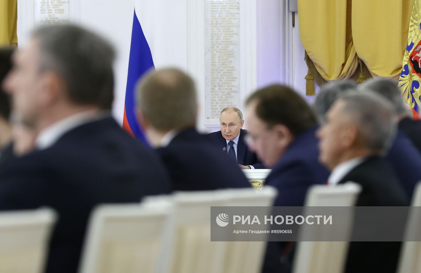 Президент РФ В. Путин провел заседание Госсовета