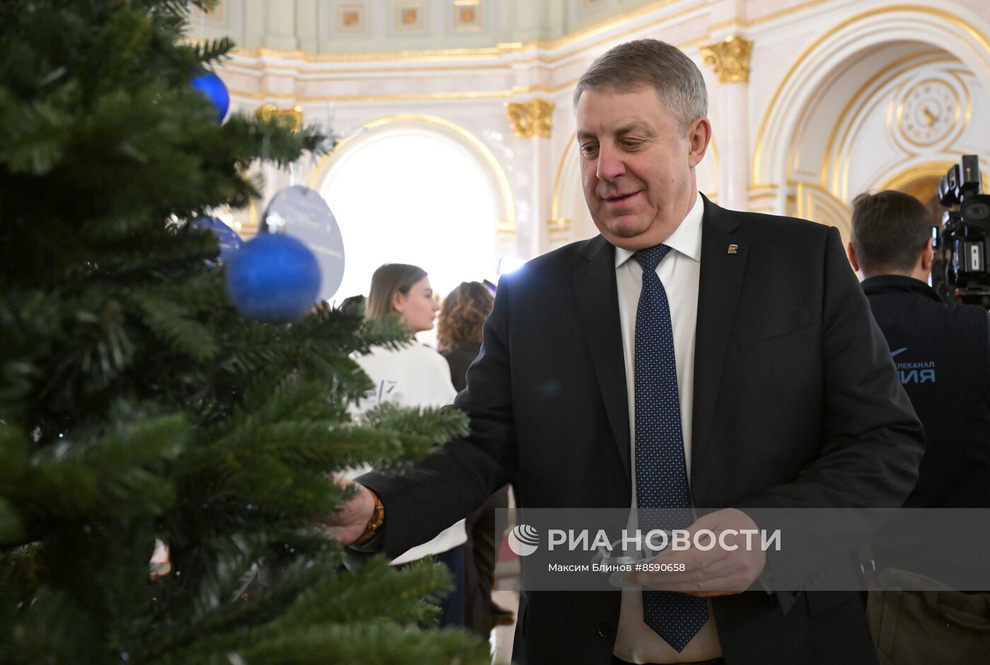 Акция "Елка желаний" в Кремле