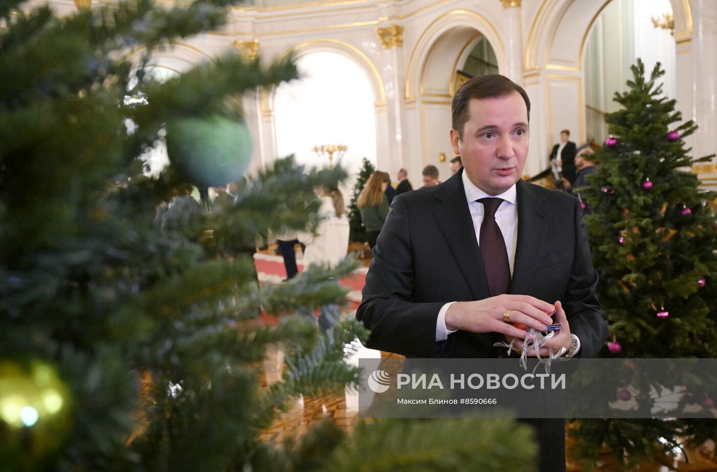 Акция "Елка желаний" в Кремле