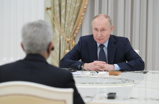 Президент РФ В. Путин встретился с главой МИД Индии С. Джайшанкаром