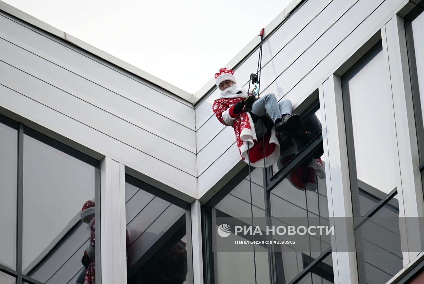 Акция "Новогодний десант" для пациентов Морозовской детской больницы