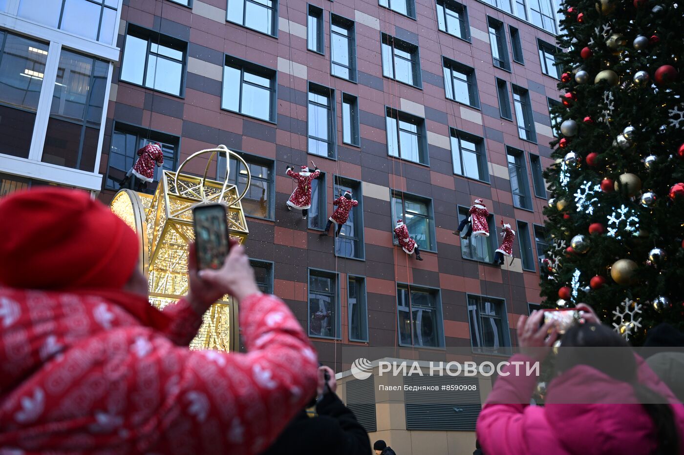 Акция "Новогодний десант" для пациентов Морозовской детской больницы