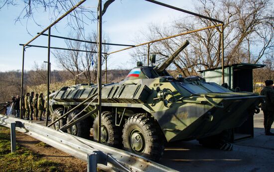 В Приднестровье миротворцев на постах поздравили с Новым годом