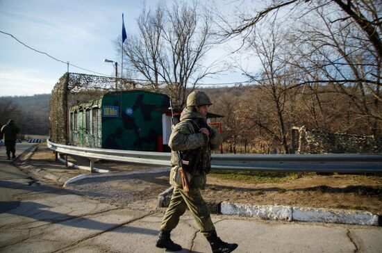 В Приднестровье миротворцев на постах поздравили с Новым годом