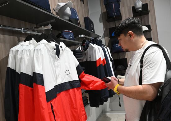 Открытие магазина Putin Team Russia