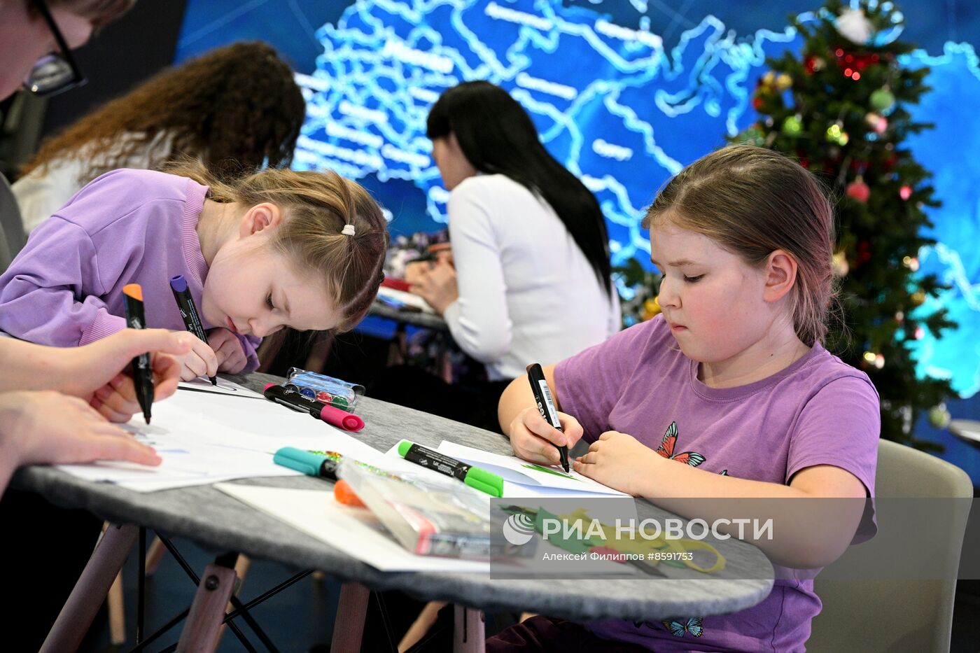 Выставка "Россия". Серия мероприятий от Министерства труда РФ к Новому году