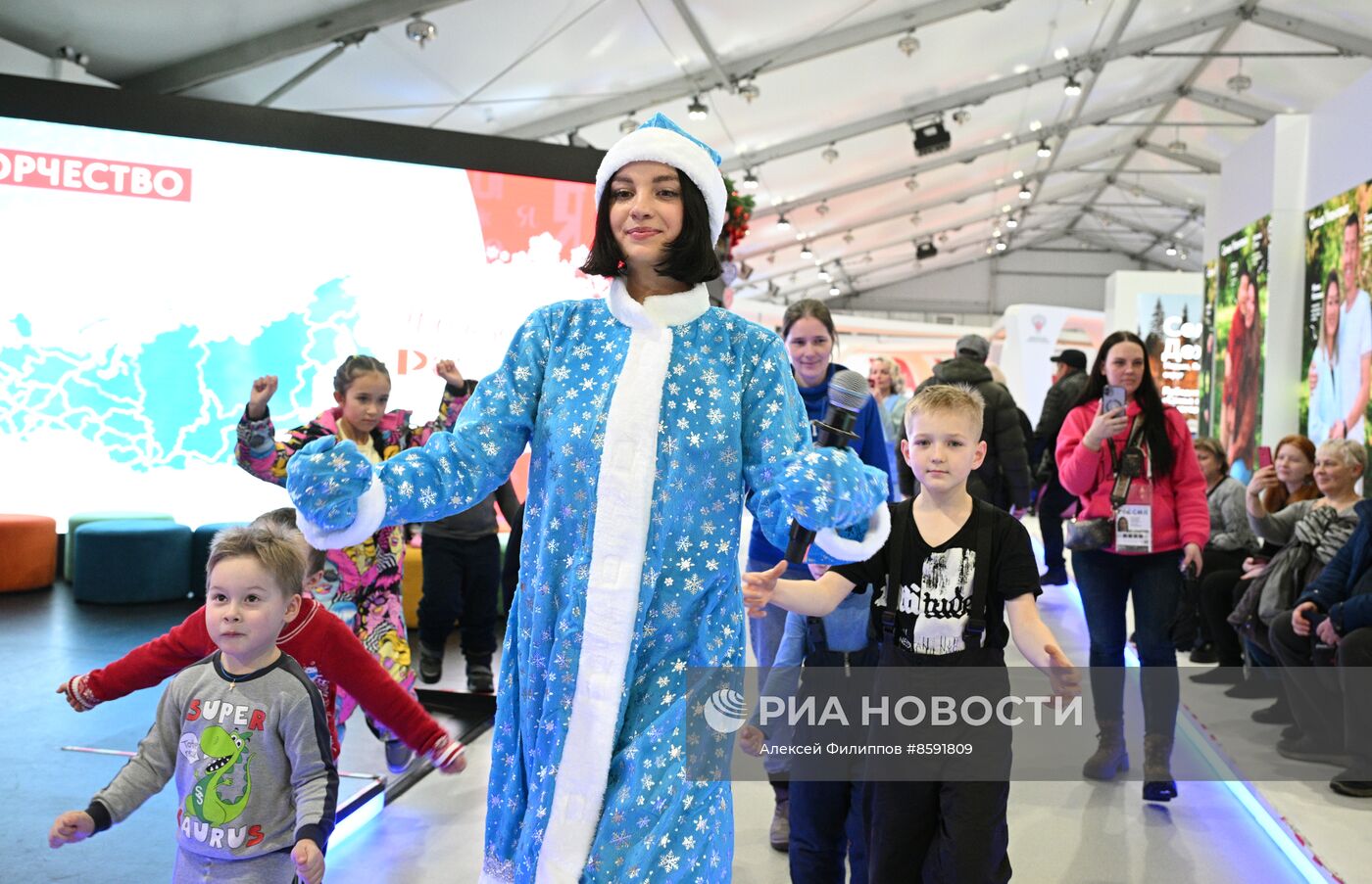 Выставка "Россия". Серия мероприятий от Министерства труда РФ к Новому году