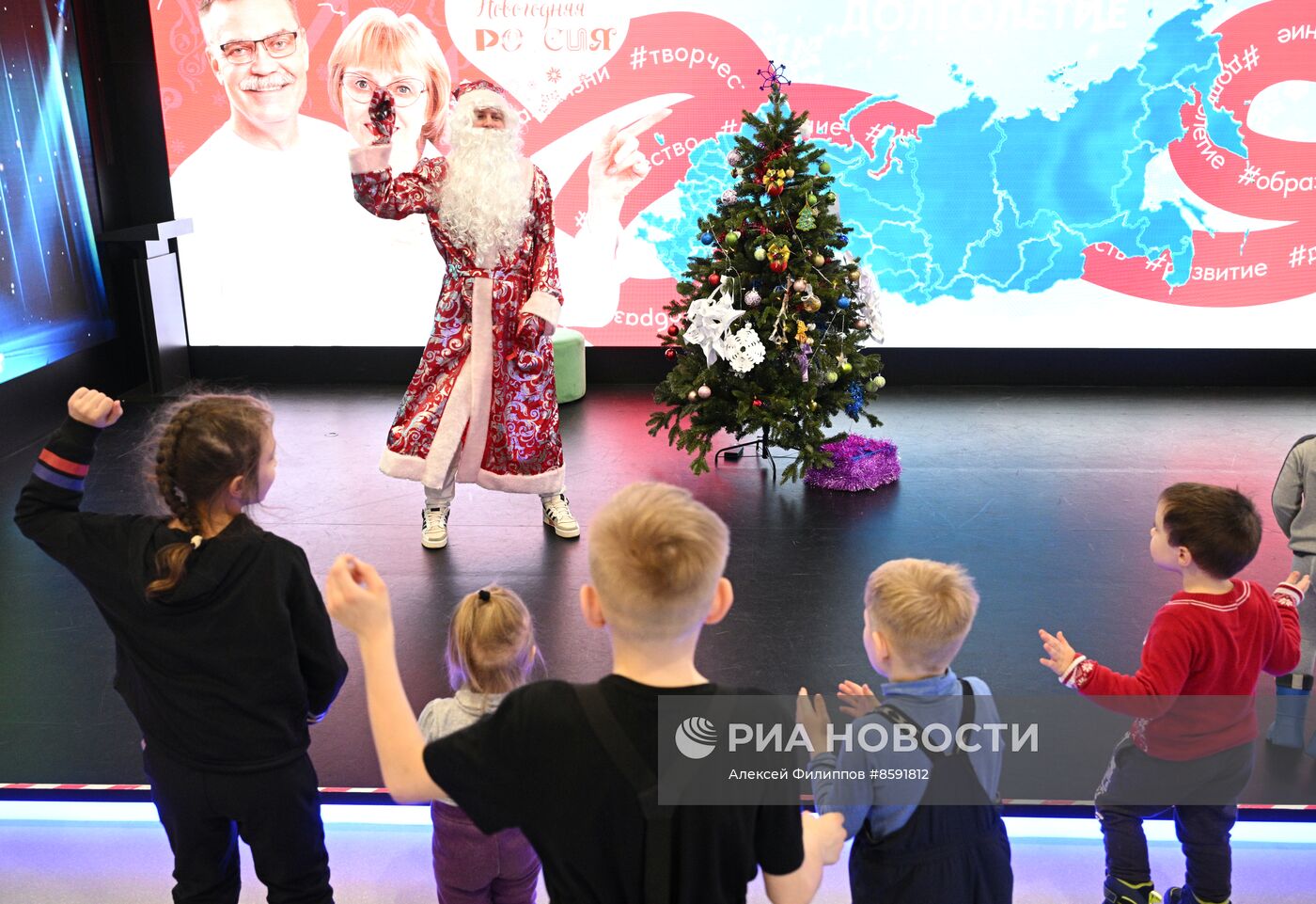 Выставка "Россия". Серия мероприятий от Министерства труда РФ к Новому году