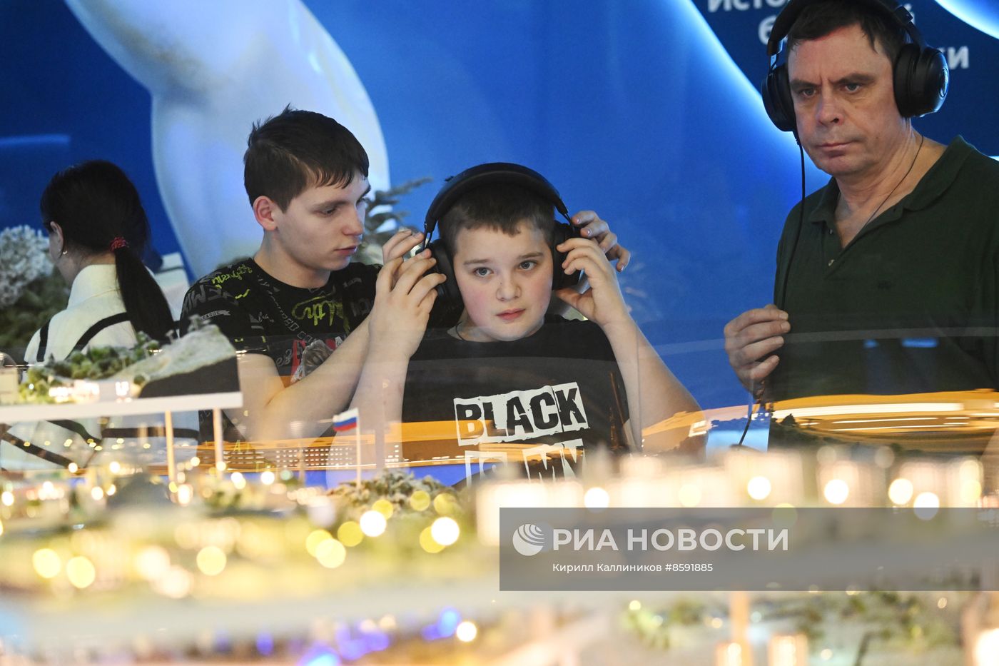 Работа выставки "Россия"