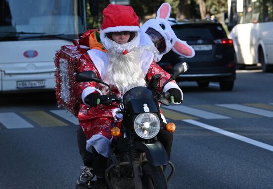 Мотопробег Дедов Морозов в Сочи