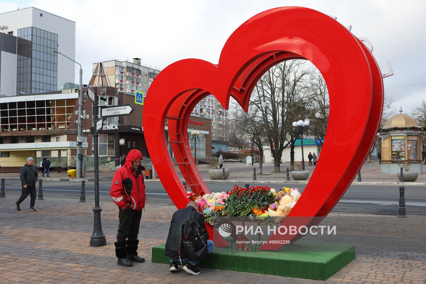 Мемориал в память о погибших после обстрела ВСУ центра Белгорода