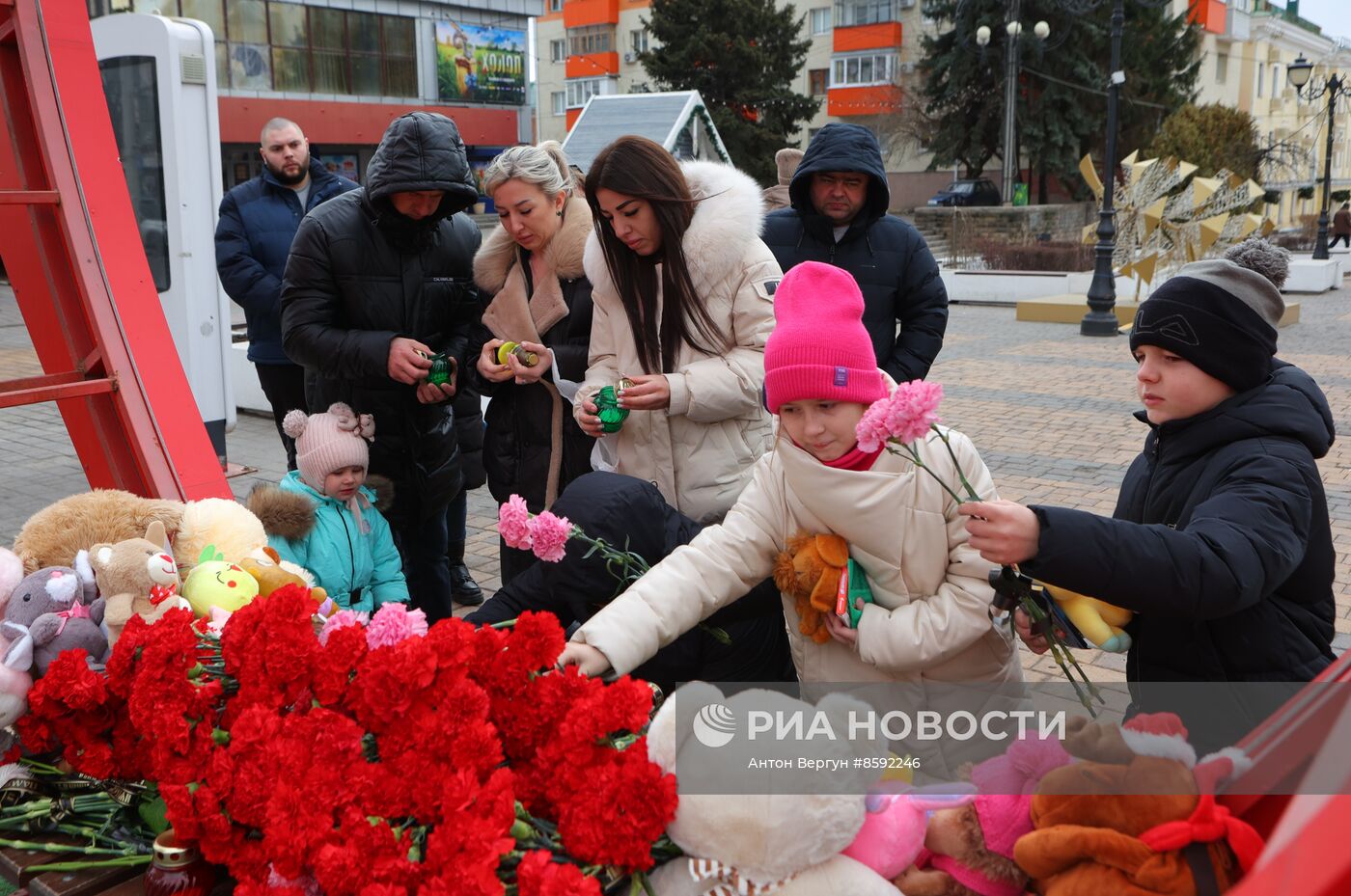 Мемориал в память о погибших после обстрела ВСУ центра Белгорода