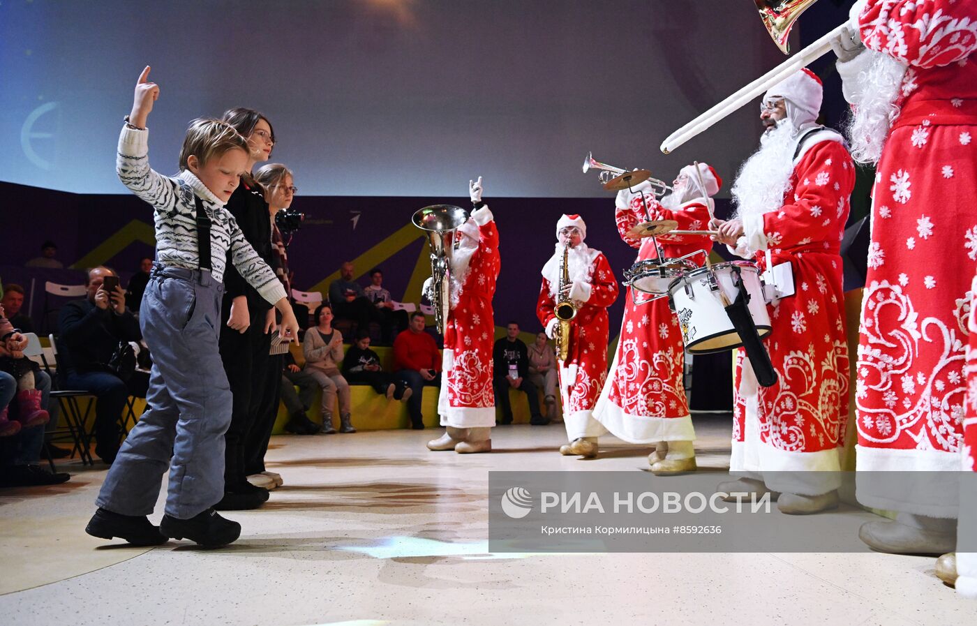 Выставка "Россия". Детское новогоднее театрализованное представление от участников Движения Первых