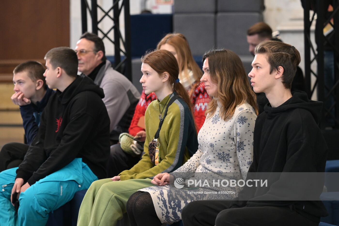 Выставка "Россия". Новогодние каникулы с пользой. Мастер-классы по актерскому мастерству и колядкам