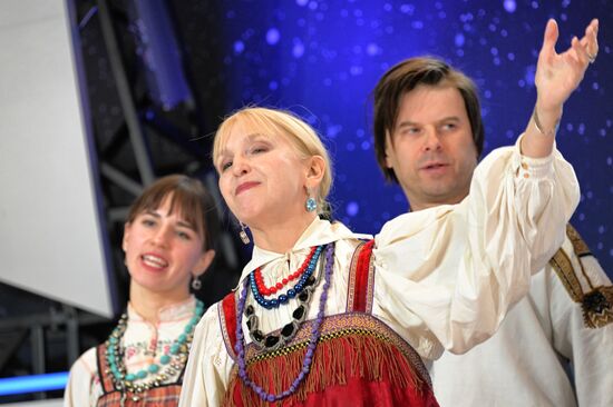 Выставка "Россия". Новогодние каникулы с пользой. Мастер-классы по актерскому мастерству и колядкам