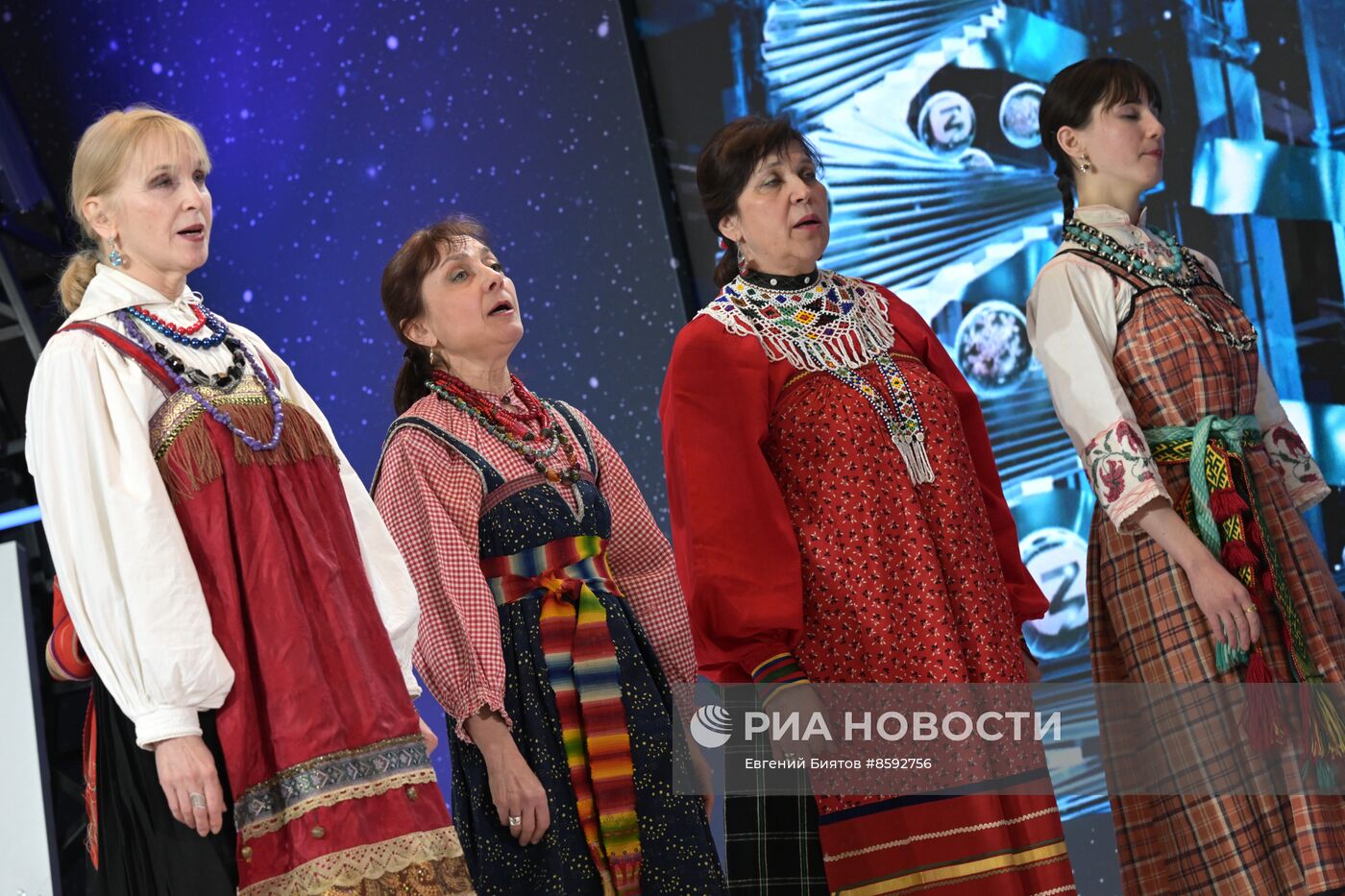 Выставка "Россия". Новогодние каникулы с пользой. Мастер-классы по актерскому мастерству и колядкам