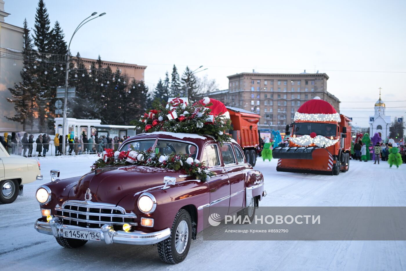 Шествие новогодних игрушек в Новосибирске