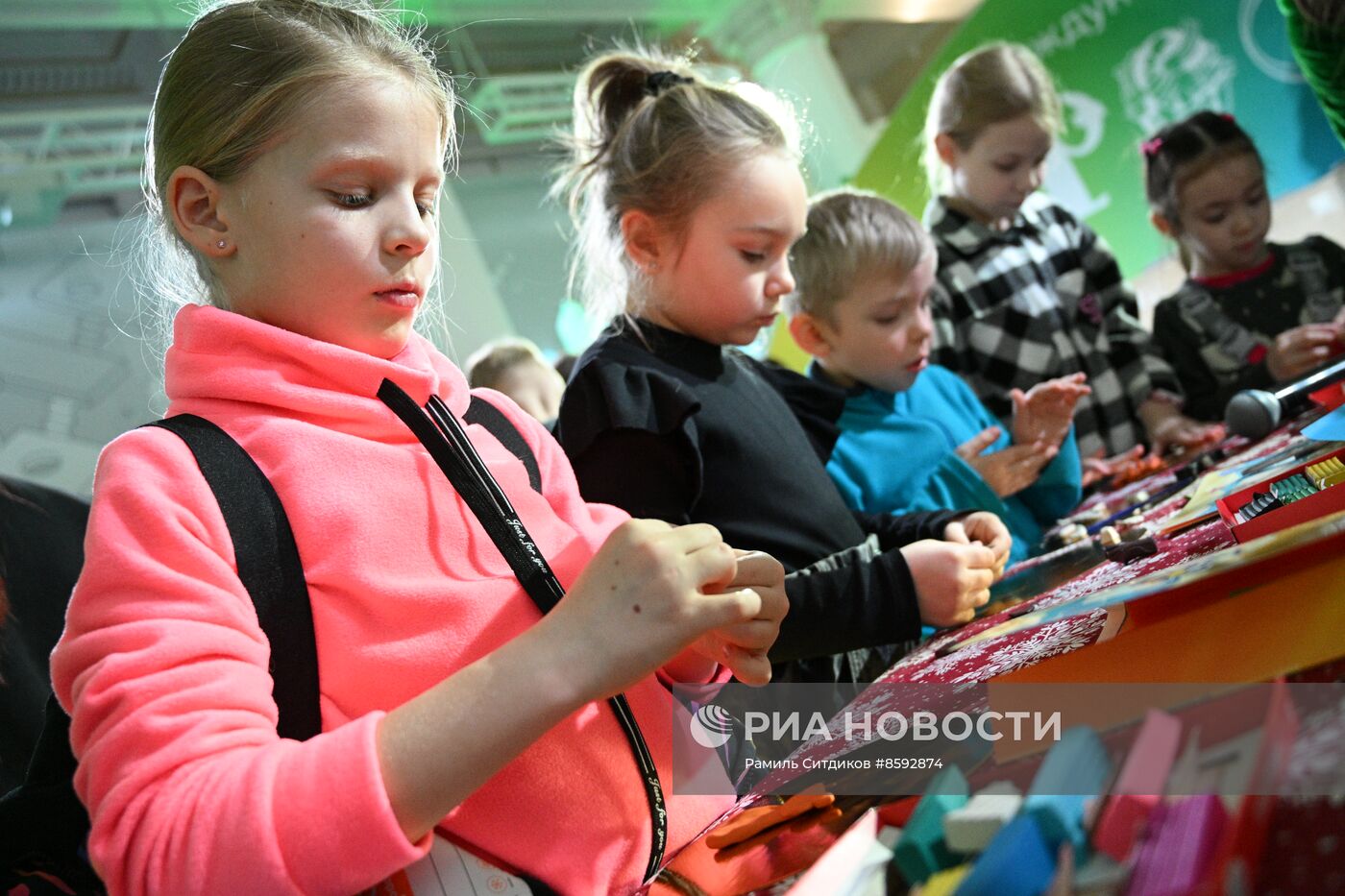 Выставка "Россия". "Мульт-Елка". Интерактивный мастер-класс по созданию новогоднего мультфильма