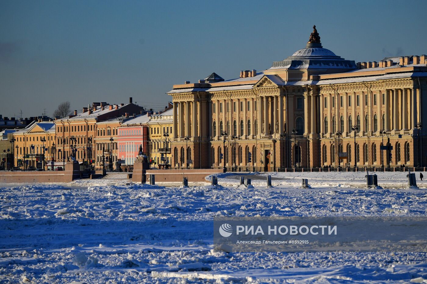 Сильный мороз в Санкт-Петербурге